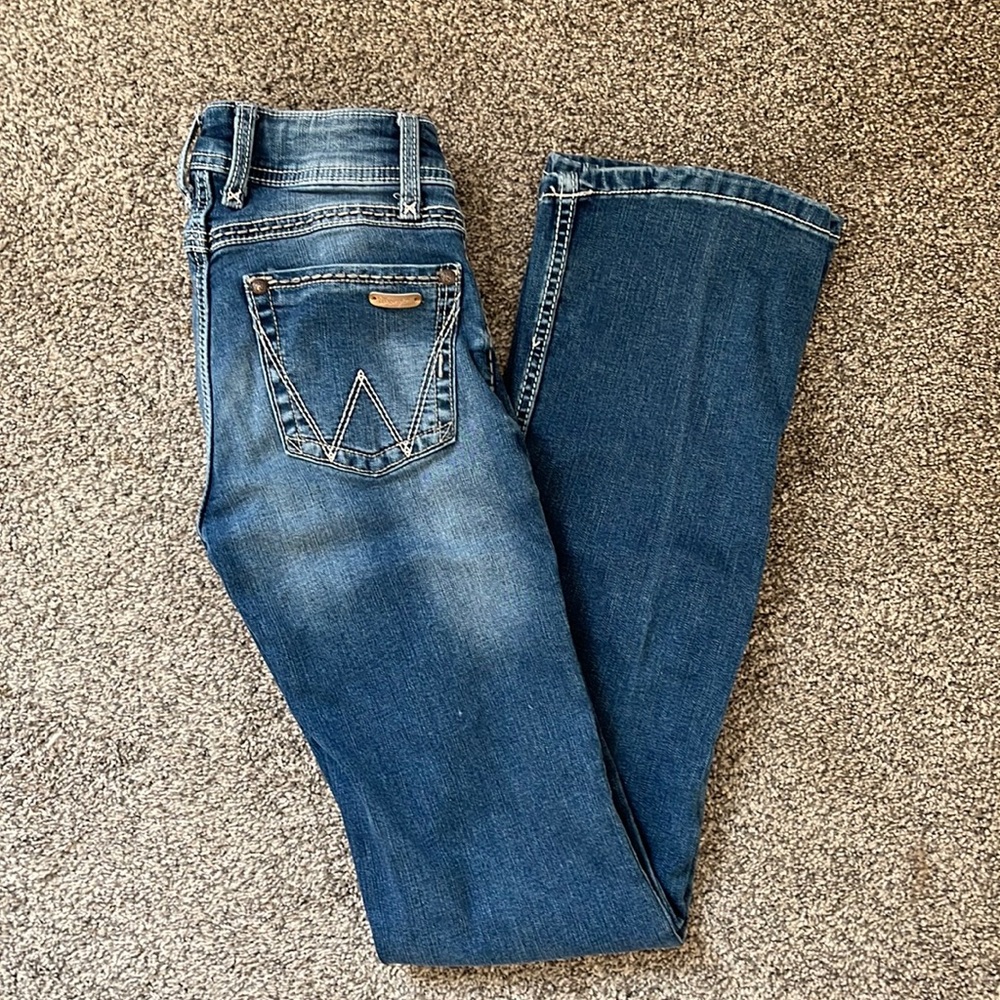 Wrangler Retro Bootcut jeans. Size 00x34